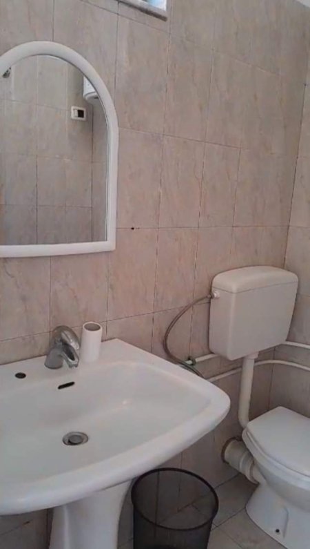Tirane, jepet me qera apartament 1+1 Kati 2, 50 m² 40.000 Leke (Vasil shanto ,prane shtepise se ofertave)