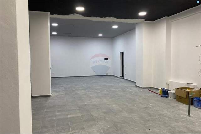 Tirane, jepet me qera dyqan Kati 0, 150 m² 1.000 Euro (DYQAN ME QIRA RRUGA 5 MAJI TREGU MEDRESE)