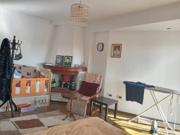 Tirane, shitet apartament 2+1+2wc+Verande,94 m² 120.000 Euro (Shkoze)