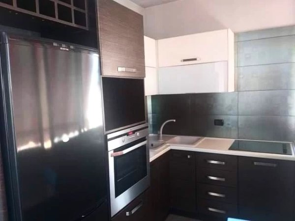 Tirane, jepet me qera apartament 1+1+A+BLK Kati 6, 77 m² 500 Euro (Komuna e Parisit)