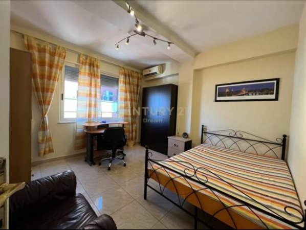 Tirane, jepet me qera apartament 3+1 Kati 6, 137 m² 1.000 Euro (Rruga Brigada VIII , Tirane)