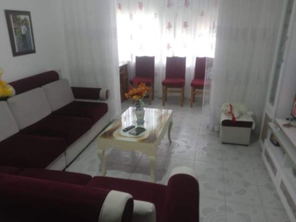 Tirane, shitet apartament 1+1 Kati 4, 55 m² 60.000 Euro (Rruga e Qelqit)