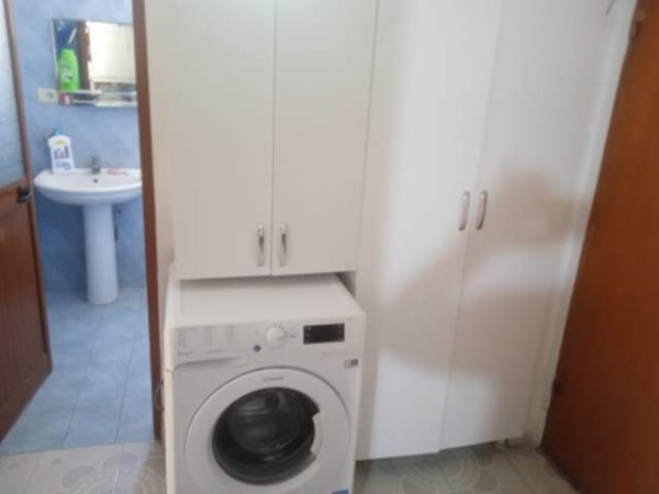 Tirane, shitet apartament 1+1 Kati 4, 55 m² 60.000 Euro (Rruga e Qelqit)