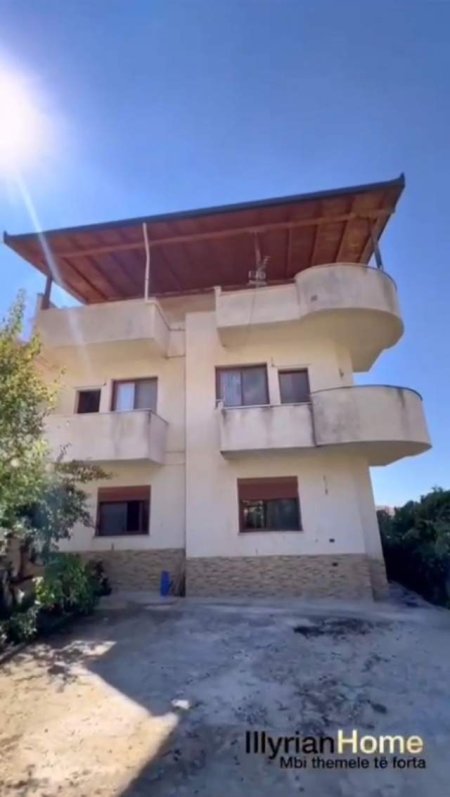 Tirane, shitet Vile 5+1+BLK Kati 3, 100 m² 250.000 Euro (Rruga Sotir Kuneshka)