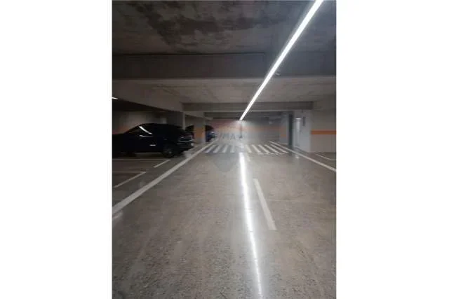 Tirane, jepet me qera apartament 2+1+BLK Kati 1, 126 m² 1.100 Euro (Liqeni i Thate)
