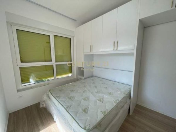 Tirane, jepet me qera 2+1+A+BLK 85 m² 400 Euro (Komplexi Mangalem)