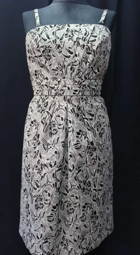 Tirane, shes Veshje nga USA, cmime nen kosto, oferta 1 Leke