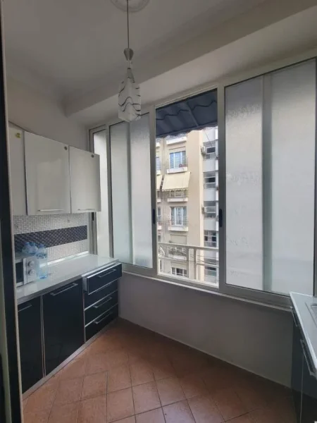 Tirane, jepet me qera apartament Kati 5, 40 m² 32.000 Leke (Teodor keko)