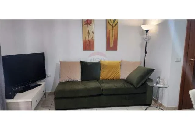 Tirane, jepet me qera apartament 1+1+BLK Kati 7, 79 m² 600 Euro (Stadiumi Qemal Stafa)