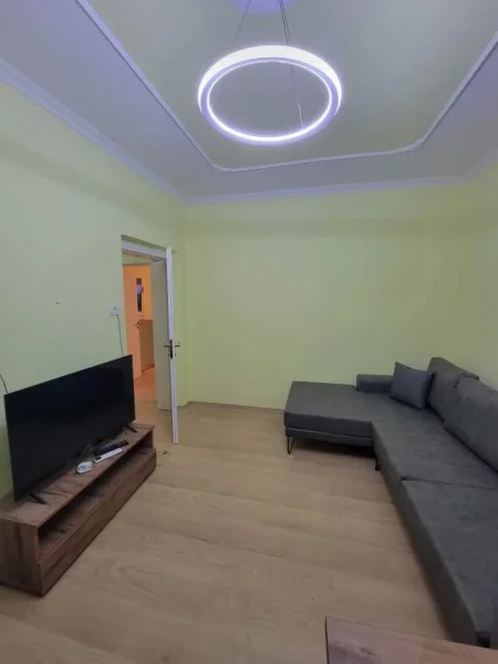 Tirane, jepet me qera apartament 1+1+A Kati 2, 55 m² 450 Euro (Rruga Dervish hekali)