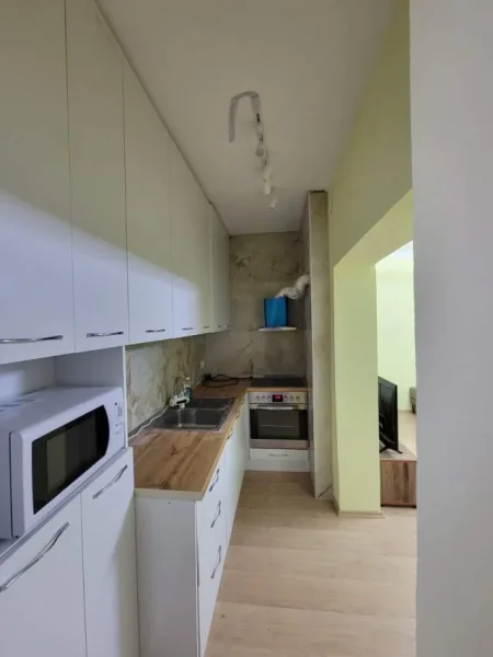Tirane, jepet me qera apartament 1+1+A Kati 2, 55 m² 450 Euro (Rruga Dervish hekali)