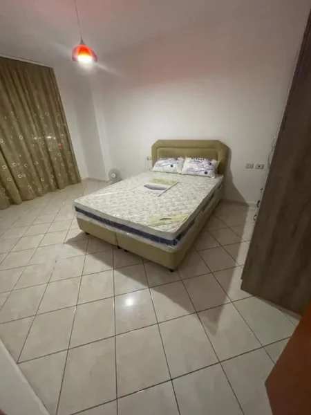 Tirane, jepet me qera apartament 1+1 Kati 4, 65 m² 400 Euro (Rruga Dritan Hoxha)