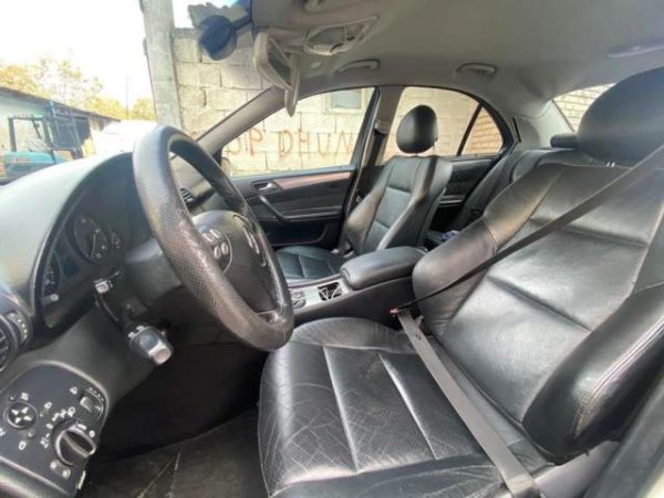 Tirane, shitet makine Mercedes-Benz C 220 Viti 2005, 4.400 Euro