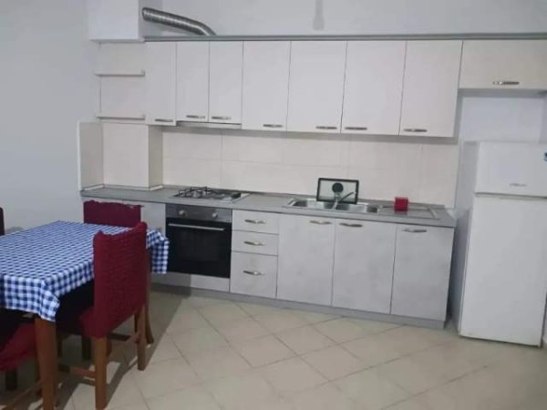 Tirane, jepet me qera apartament 2+1+BLK Kati 3, 85 m² 40.000 Leke (rruga e kavajes , rruga stavri themeli)