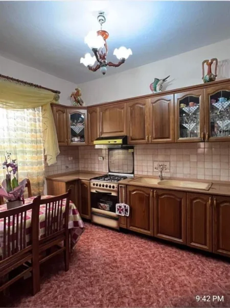 Tirane, jepet me qera apartament 2+1+BLK Kati 1, 100 m² 40.000 Leke (Azem Galica)