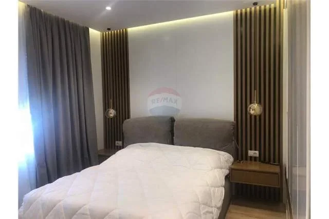 Tirane, jepet me qera apartament 3+1 123 m² 800 Euro (Eleonora)