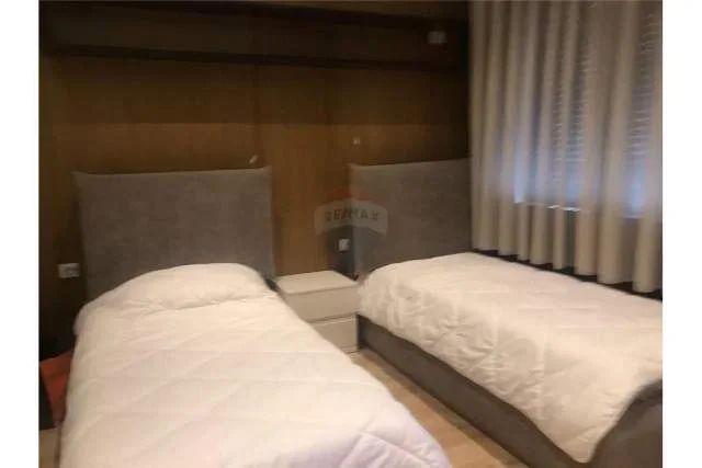 Tirane, jepet me qera apartament 3+1 123 m² 800 Euro (Eleonora)