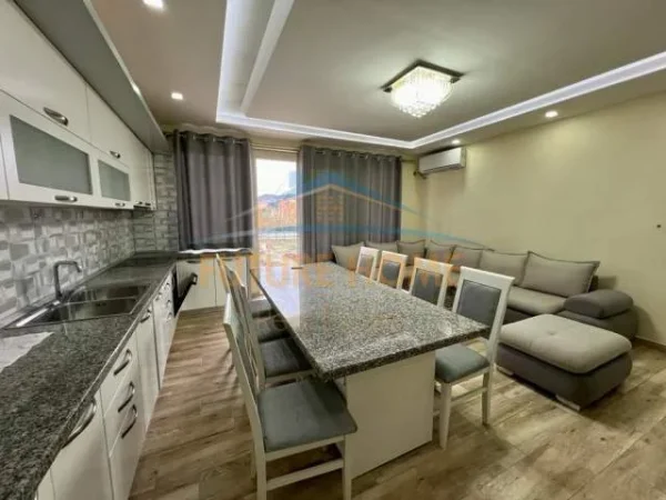 Tirane, shitet apartament 3+1+A+BLK Kati 3, 130 m² 234.000 Euro (vasil shanto)