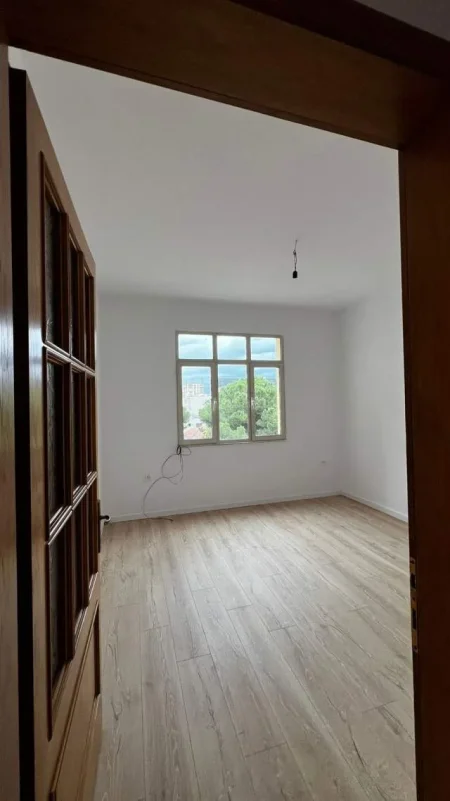 Tirane, shitet apartament 4+1+A+BLK Kati 3, 157 m² 210.000 Euro (Vasil Shanto)