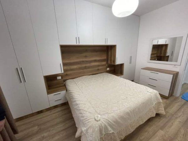 Tirane, Jepet me qera apartament 1+1 Kati 11, 71 m² 500 Euro(Farmacia 10)