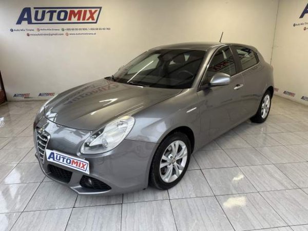 Tirane, shes makine Alfa Romeo GIULIETTA Viti 2011, 5.000 Euro