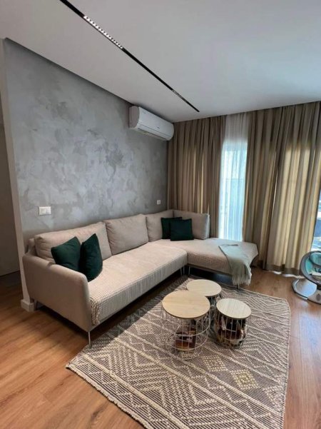 Tirane, jepet me qera apartament 2+1 Kati 9, 82 m² 500 Euro (Tek ish fusha aviacionit)