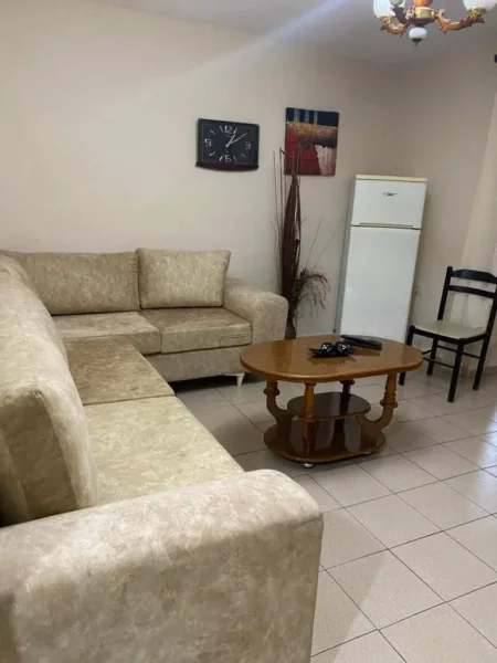 Tirane, jepet me qera apartament 1+1+A Kati 3, 49 m² 350 Euro