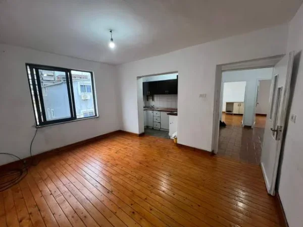 Tirane, shitet Kati 5, 78 m² 118.000 Euro (Rruga e Kavajes)