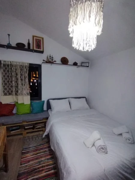Tirane, jepet me qera dhome Kati 3, 20 m² 30 Euro (Rruga e Dibres)