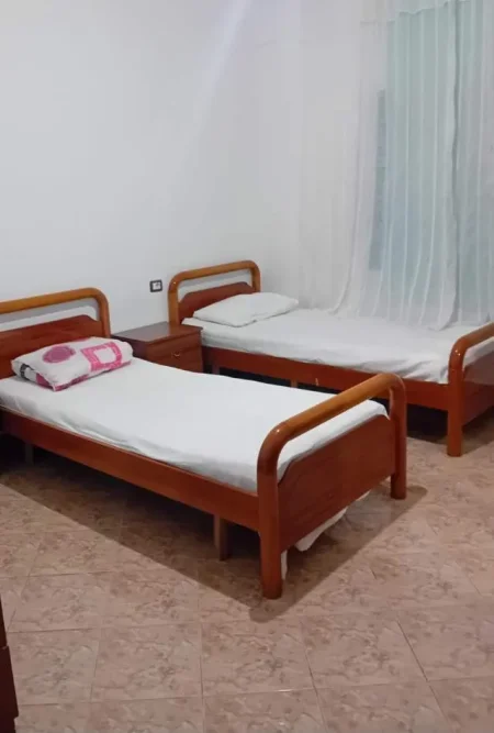 Tirane, jepet me qera Vile 1+1 Kati 2, 50 m² 24.000 Leke (Mbrapa ARC Hotel Astir)