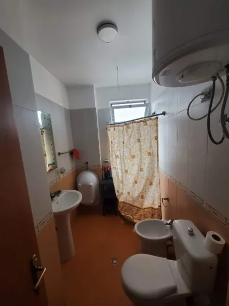 Tirane, jepet me qera apartament 2+1 Kati 4, 85 m² 350 Euro (ALF36387)