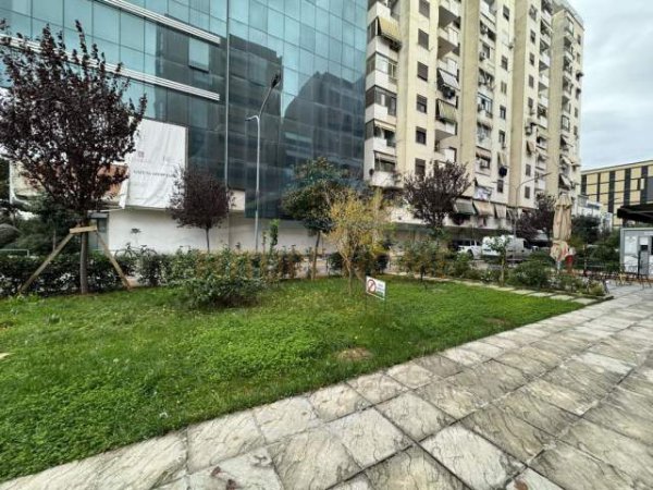 Tirane, jepet me qera ambjent biznesi Kati 0, 90 m² 1.300 Euro (JORDAN MISJA)