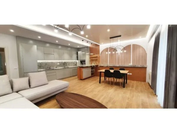 Tirane, jepet me qera apartament 2+1+BLK Kati 2, 132 m² 1.300 Euro (Liqeni i Thate)