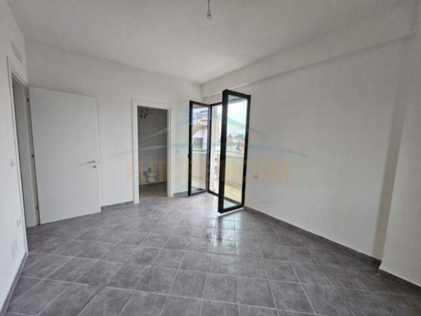 Tirane, jepet me qera apartament 2+1 Kati 1, 93 m² 700 Euro (JORDAN MISJA)