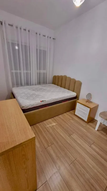 Tirane, jepet me qera apartament 2+1+BLK Kati 3, 85 m² 450 Euro (Ali Demi,kompleksi mangalem)
