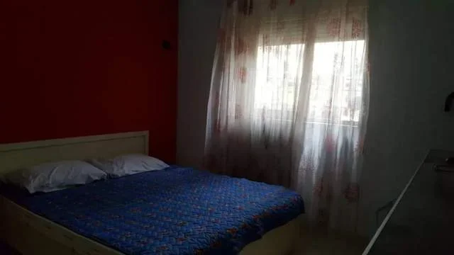 Tirane, jepet me qera apartament 2+1+BLK Kati 1, 85 m² 50.000 Leke (rruga e kavajes , rruga vace zela)