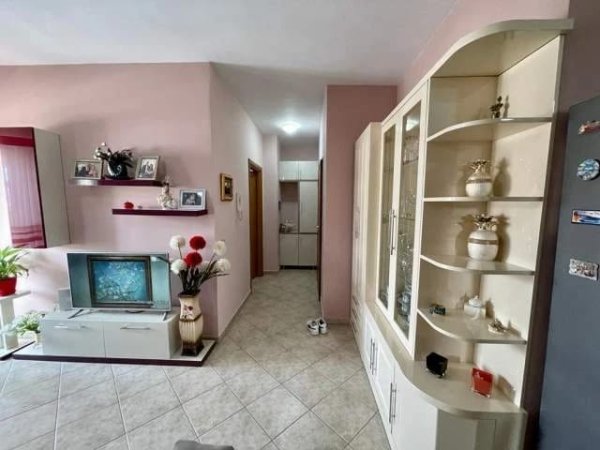Tirane, jepet me qera apartament 2+1+BLK Kati 6, 90 m² 550 Euro (rruga mine peza,prane  prokurorise)