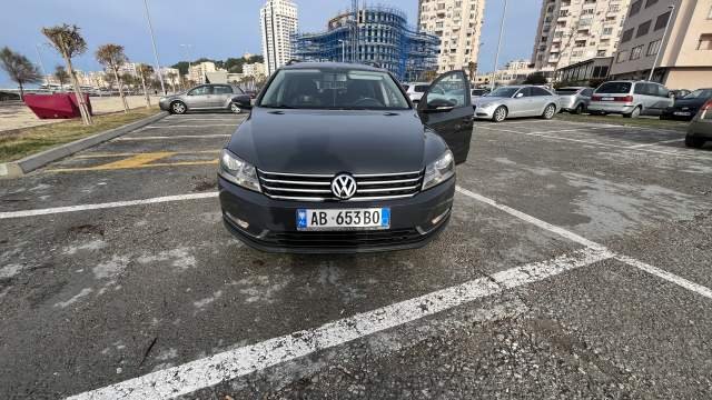 Durres, shes makine karavan Volkswagen Passat Viti 2013, 8.000