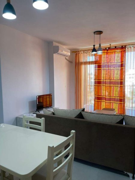 Tirane, jepet me qera apartament 1+1 Kati 5, 68 m² 380 Euro (Ne Yzberisht)
