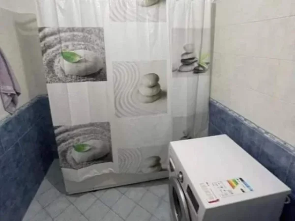 Tirane, jepet me qera apartament 1+1+BLK Kati 3, 75 m² 40.000 Leke (Laprake ,prane intesa san paolo bank)