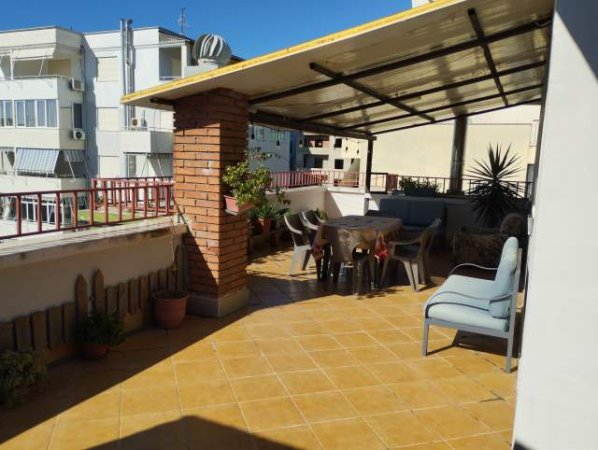 Durres, shitet ose kembehet Papafingo 2+1+BLK Kati 6, 125 m2 59000 Euro (Durres,Shkembi Kavajes)