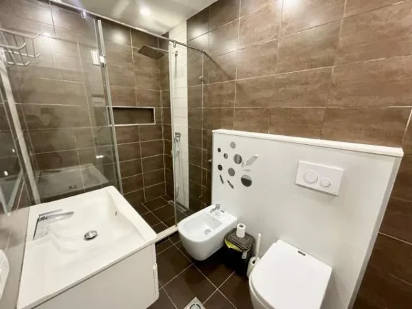 Tirane, jepet me qera apartament 3+1+BLK Kati 2, 90 m² 800 Euro (Rruga e Kavajes)