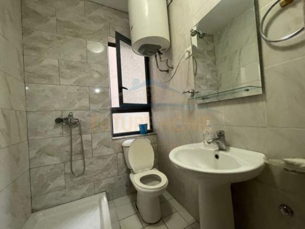 Tirane, jepet me qera apartament 2+1 Kati 4, 118 m² 500 Euro (Pallati me Shigjeta)