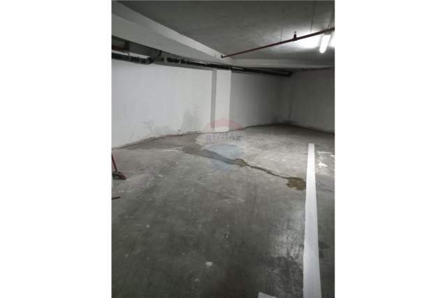 Tirane, shitet garazh Kati -1, 16 m² 25.000  (Pazai i Ri)