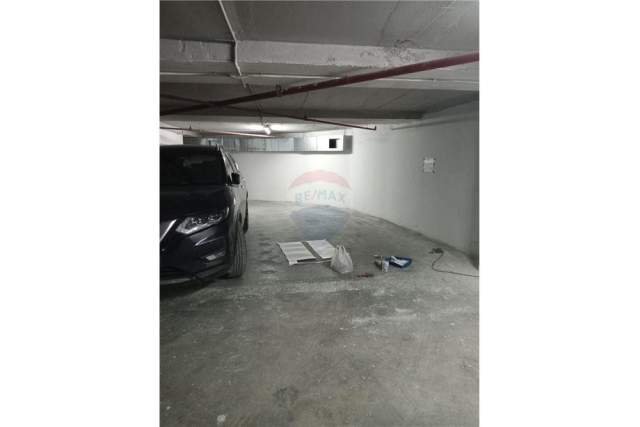 Tirane, shitet garazh Kati -1, 16 m² 25.000  (Pazai i Ri)