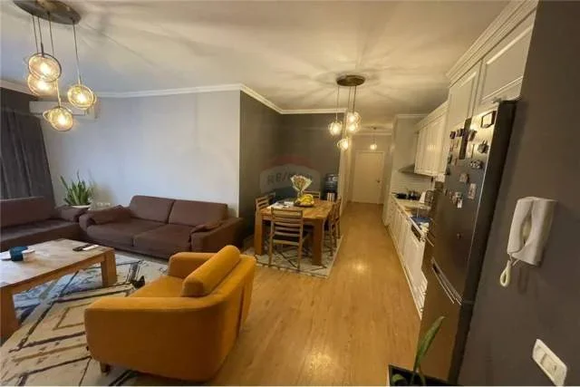 Tirane, jepet me qera apartament 3+1 Kati 5, 118 m² 800 Euro (Kompleksi Panorama)