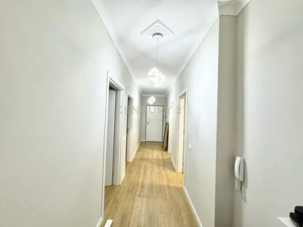 Tirane, jepet me qera apartament 2+1+BLK Kati 2, 120 m² 800 Euro (Kika 1, Komuna e Parisit)