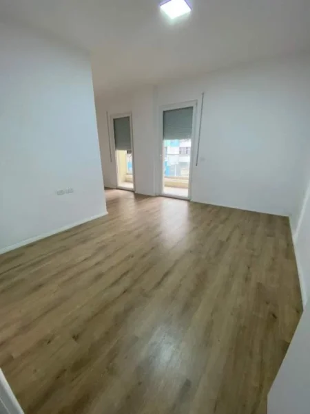 Super mundesi ....Tirane, jepet me qera apartament 3+1 Kati 1, 128 m² 450 Euro (Don Bosko)