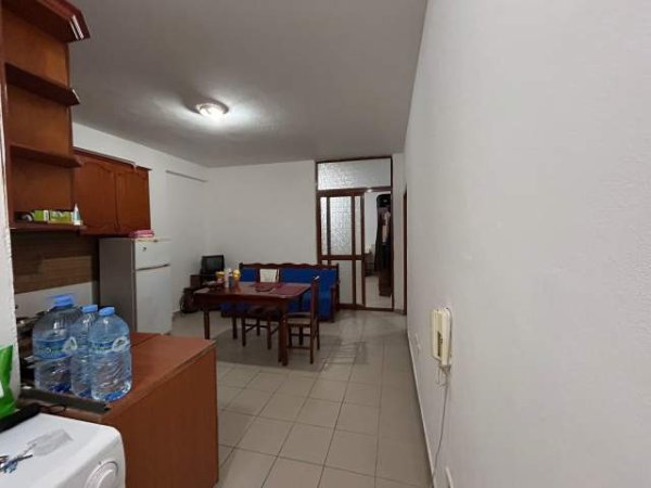 Tirane, jepet me qera apartament 1+1+A+BLK Kati 4, 80 m² 35.000 Leke (rruga e dibres , prapa fakultetit te mjekesise)