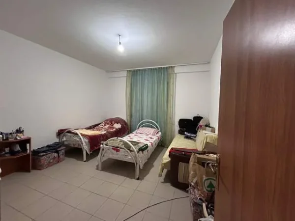 Tirane, jepet me qera apartament 1+1+A+BLK Kati 4, 80 m² 35.000 Leke (rruga e dibres , prapa fakultetit te mjekesise)